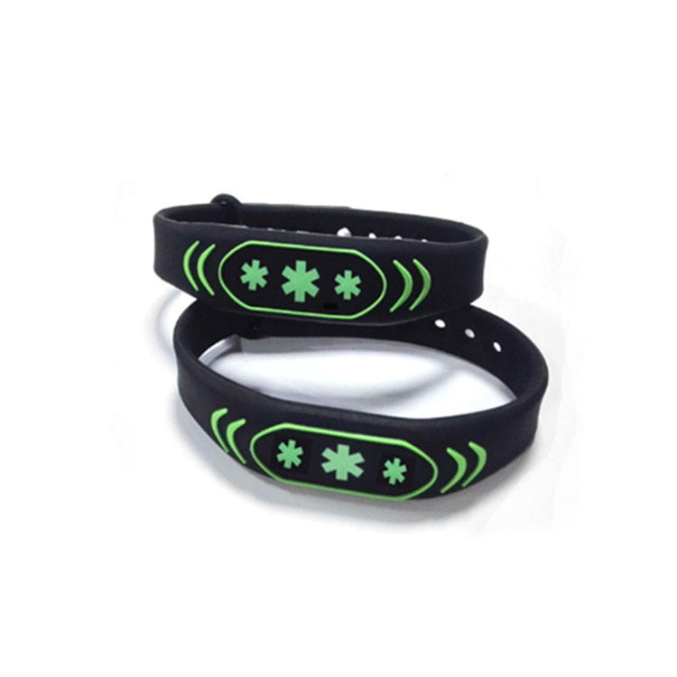 Free sample hot selling 13.56mhz silicone wristband bracelet nfc wristband for theme park